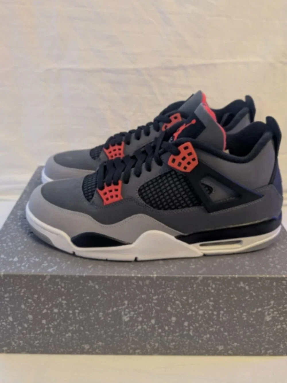 Jordan 4 Retro Mid Infrared